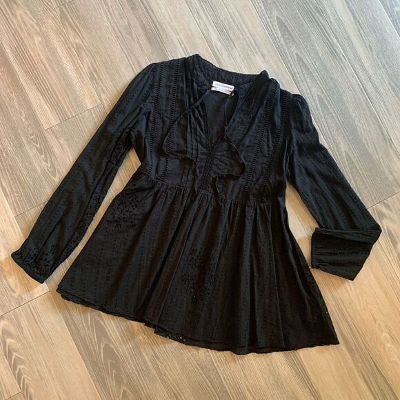 Urban Outfitters Tops - Urban Outfitter black top. NWOT medium